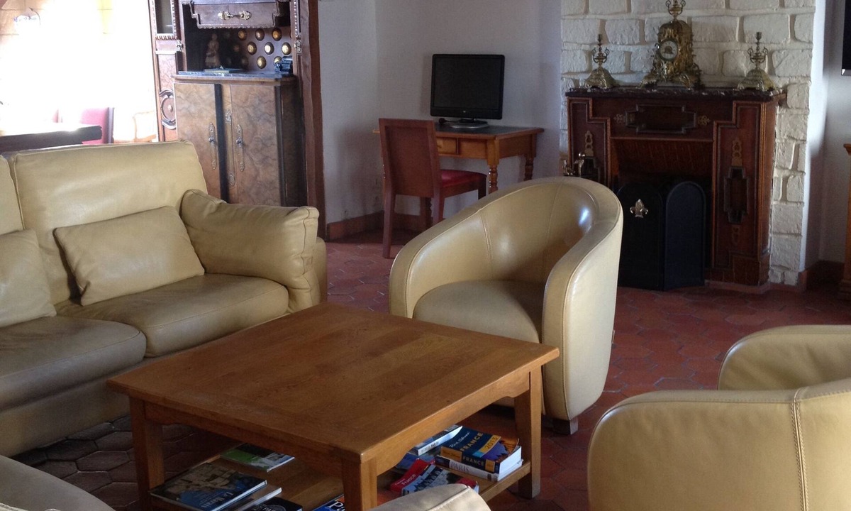 Saint-Merri Apartment | Luxury Affordable Vacation Home in Paris, Marais