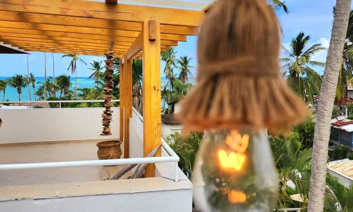 La Iglesia Apartment | Luxury apartment/3 BED A/C - 3 BATH/Pool/80 m beach-restaurants/Wifi