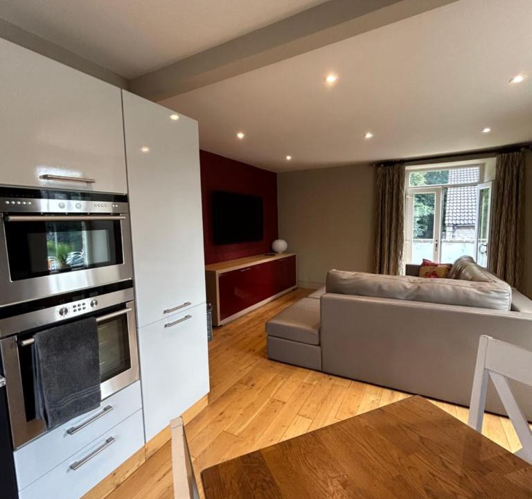 Sheffield Apartment | Luxury Apartment - Great Location