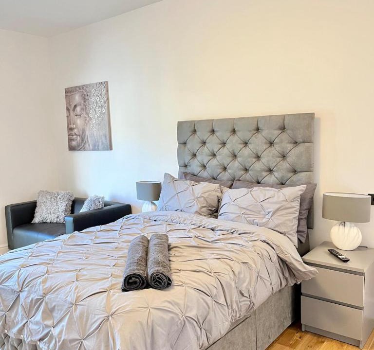 Hoe Street Apartment | luxury apartment in East London