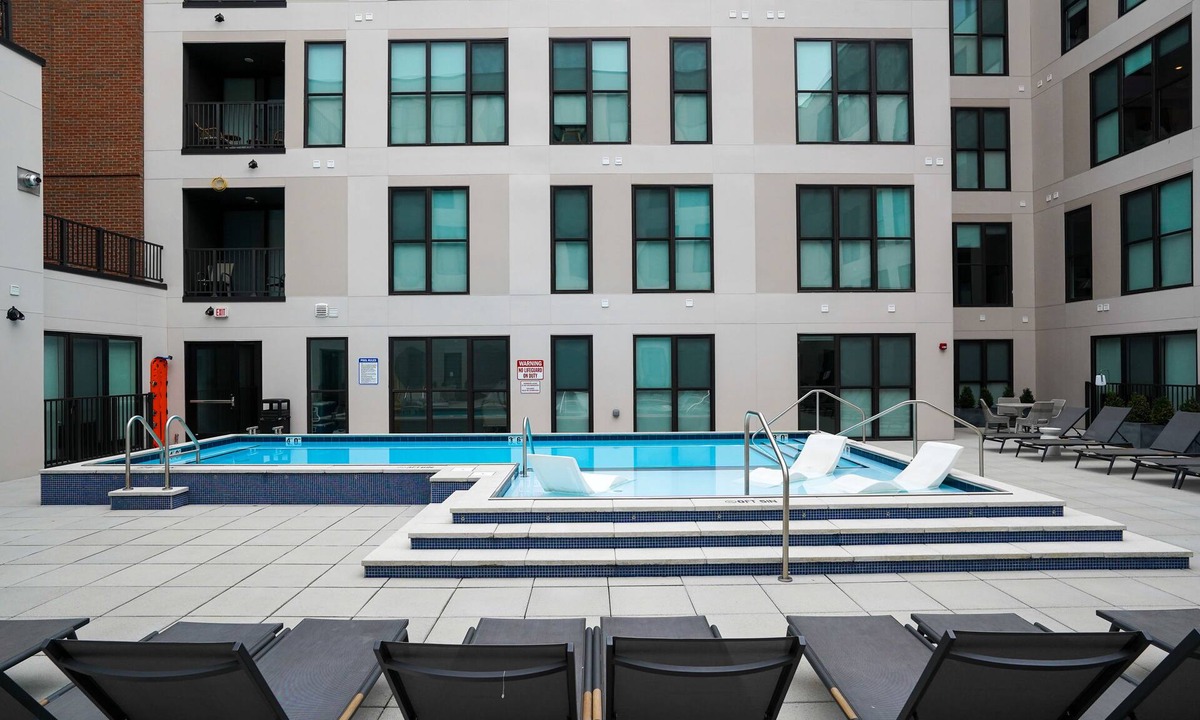Pendleton Apartment | Luxury Apartment in Downtown With/Pool/Gym/Rooftop