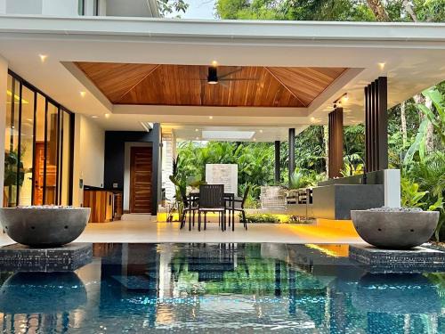 El Cerro Villa | Luxury Architectural Gem in the Jungle