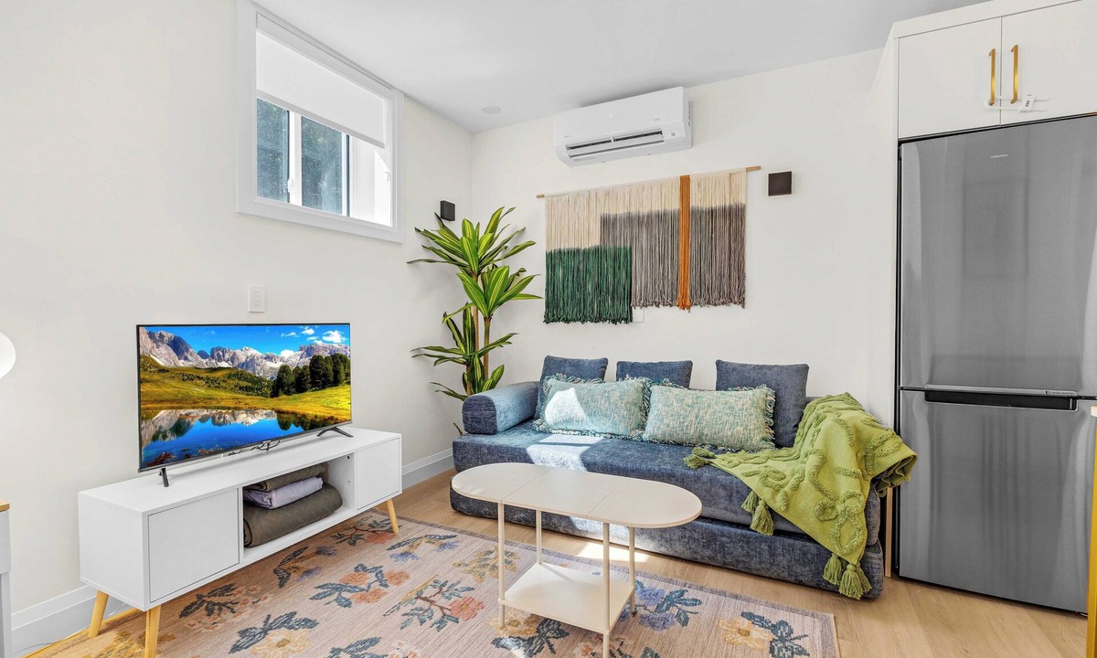 Fairfield Apartment | Luxury Bachelor Guesthouse - New Built - Wifi