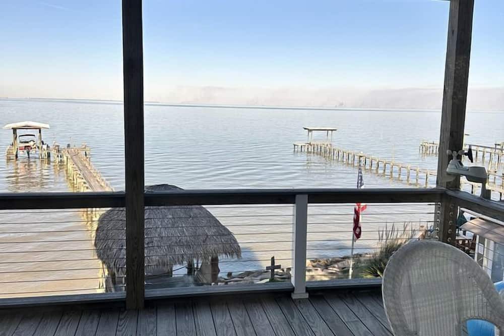 Bacliff House | Luxury Bayfront Escape with Hot Tub & Fireplaces in Bacliff, Texas