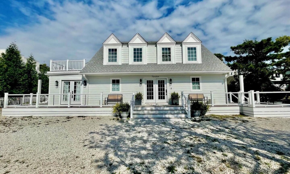 Dewey Beach Cottage | Luxury Beach Cottage in Indian Beach w/Private Pool & Ensuite Bedrooms!