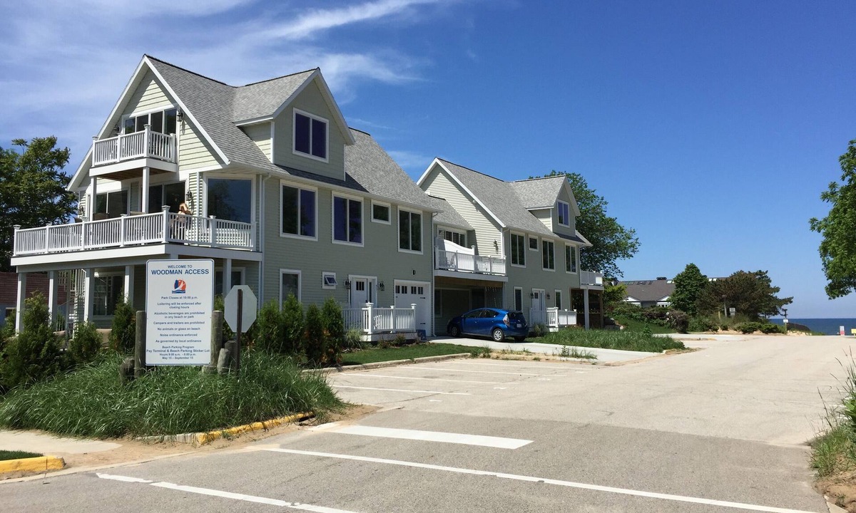 South Haven House | Luxury Beach Homes At Woodman Beach- NEW PRIVATE HEATED POOL-LAKE VIEWS-SLEEP 32