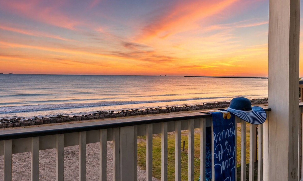 Surfside Beach House | Luxury | Beachfront | Family Fun | Sleeps 22