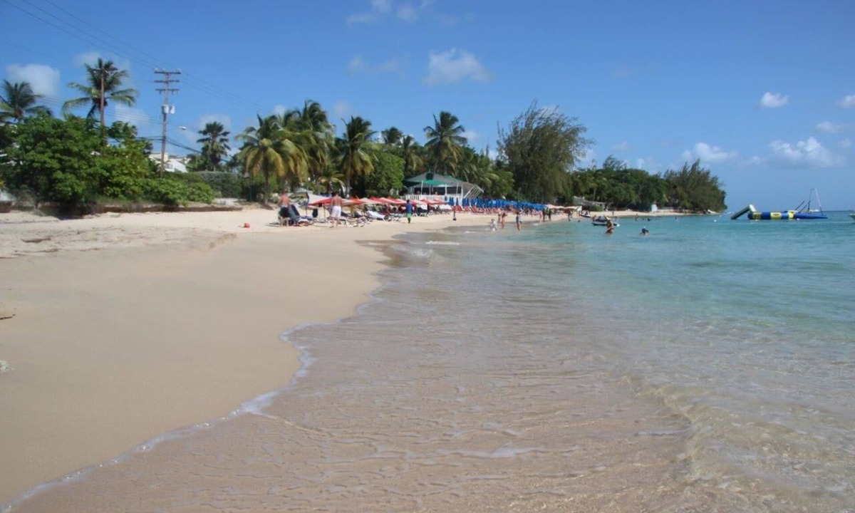Mullins House | Luxury Beachfront Apartment