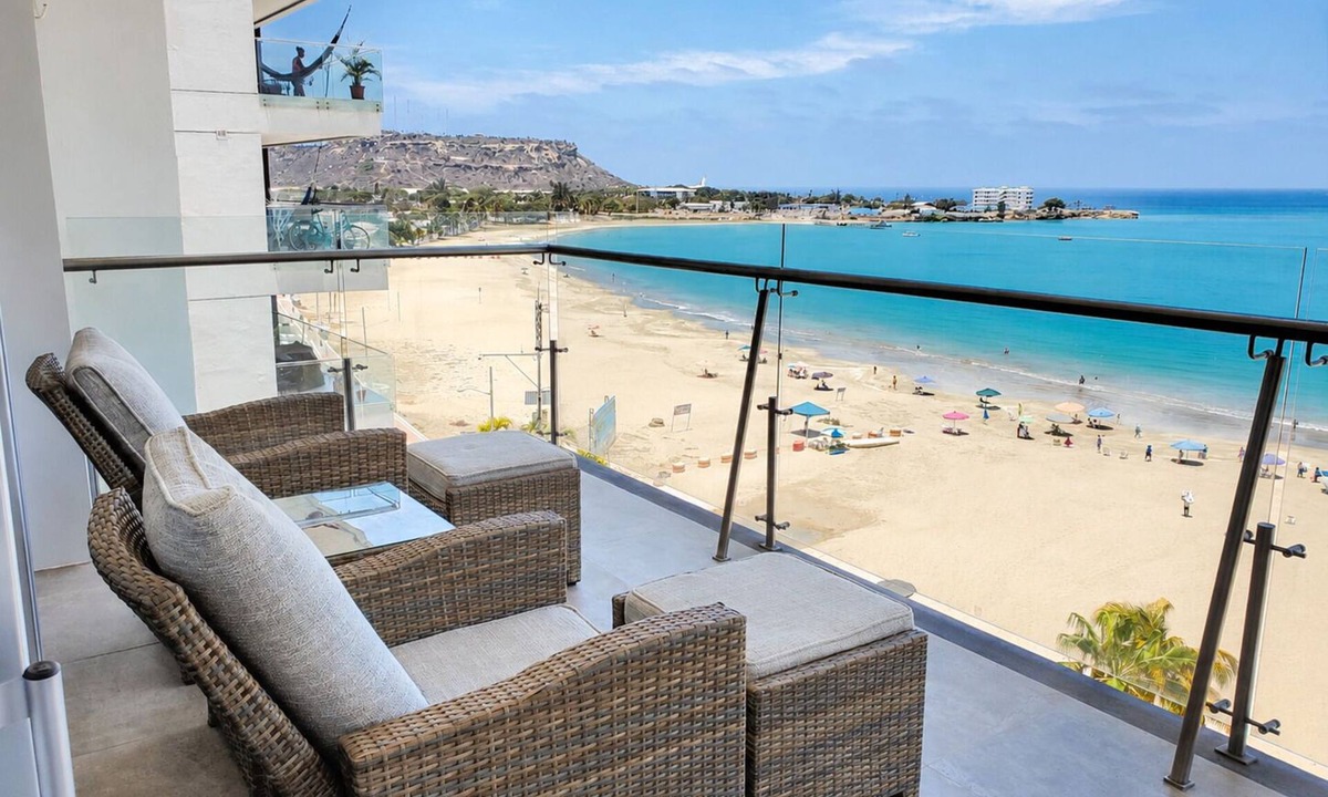 Salinas Condo | Luxury Beachfront Apartment in Chipipe – Stunning Views & Top Amenities 🌊🏖️
