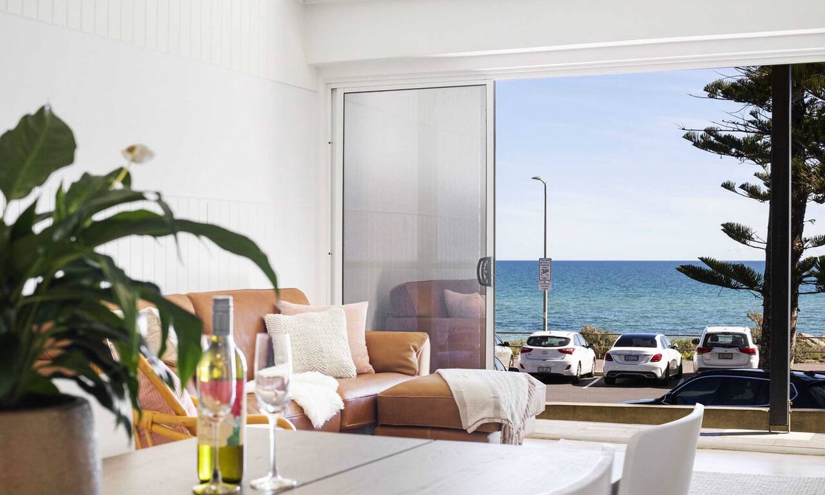 Henley Beach Apartment | Luxury Beachfront Retreat | Henley Beach Esplanade
