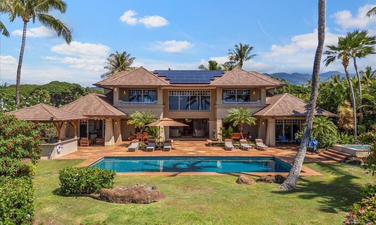 Kaanapali House | Luxury, Beachfront- Ka'anapali Beach, Pool & Hot Tub!