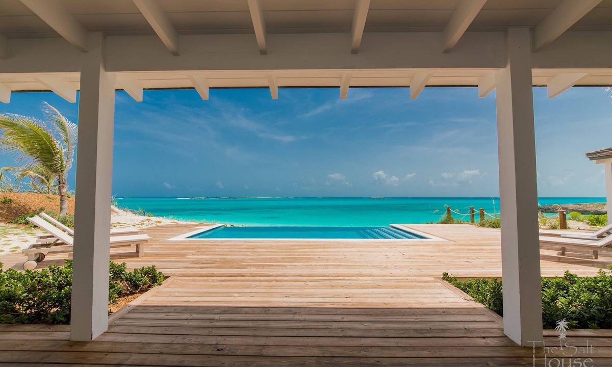 Forbes Hill Villa | Luxury Beachfront Villa on Exuma's best Private Beach with Infinity Pool