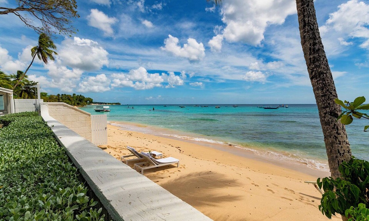 Reeds Bay Villa | Luxury Beachfront Villa - Cook & Housekeeper included