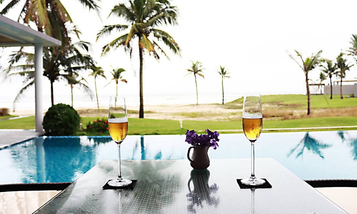 Ngu Hanh Son Villa | Luxury Beachfront Villa for Golf, Family Reunion, Wedding, Friend Trip