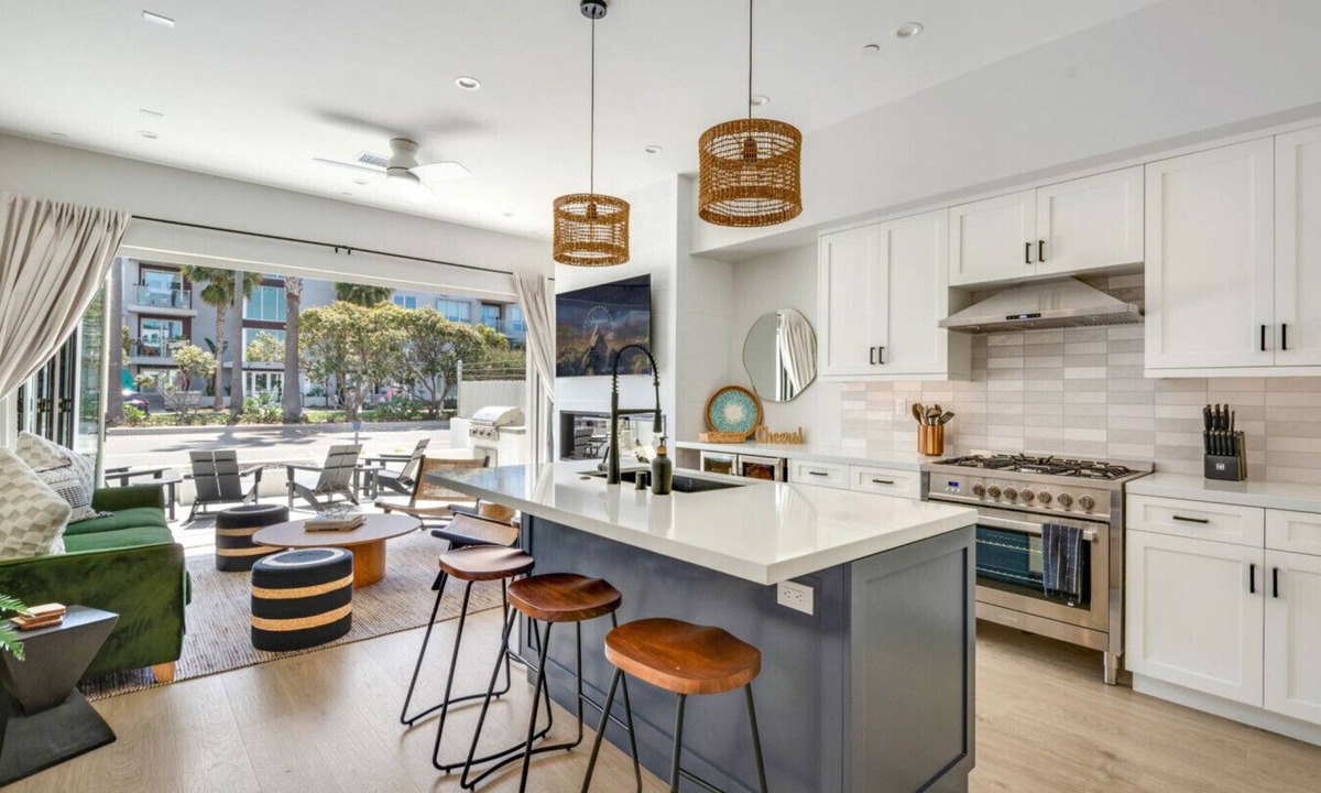 Huntington Beach House | Luxury Beachside Villa - Steps to the sand and beach