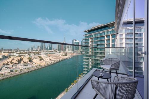 Jumeira 3 Apartment | Luxury Canal Front with Burj Khalifa Skyline View