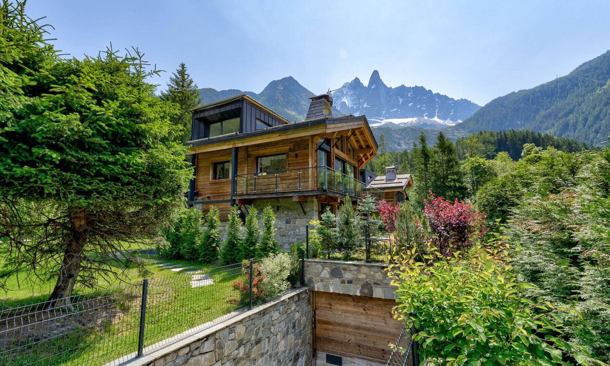Les Tines Ski Chalet | Luxury Chalet with Pool & Mont Blanc Views