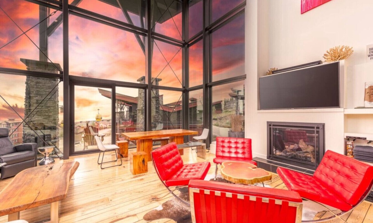 Big White Ski Resort House | Luxury Chalet with True Ski-In/Ski-Out Access