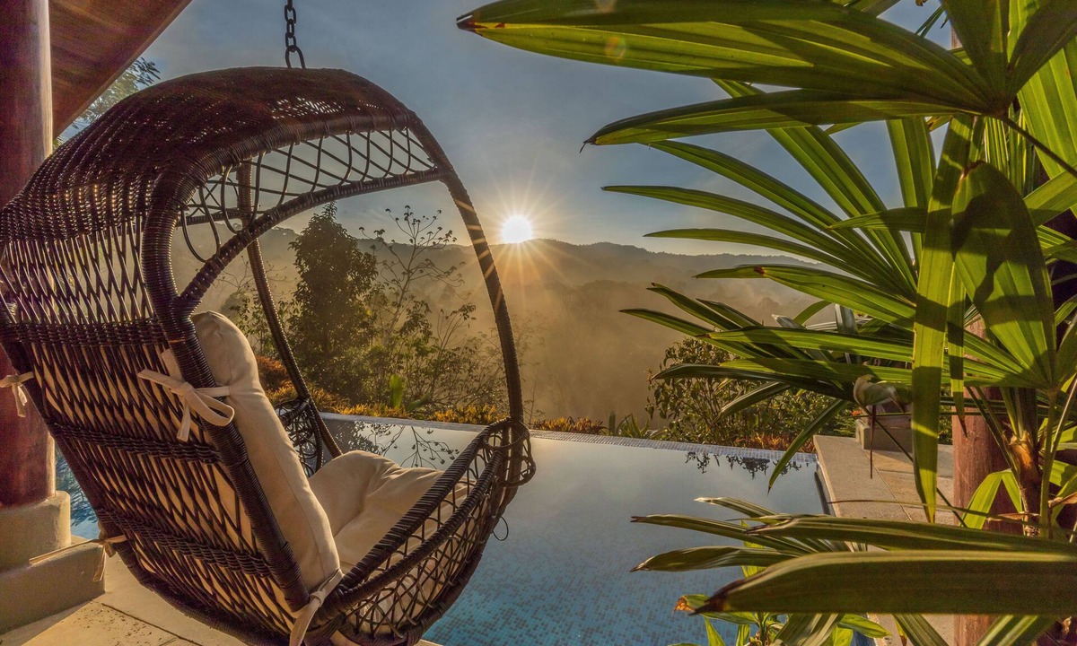 Dominical House | Luxury Comfortable Villa, Outstanding Valley View, 17 minutes to Dominical
