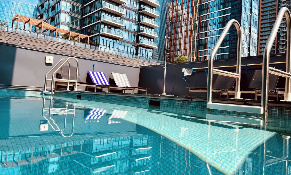 Connaught Condo | Luxury Condo | Pool | Gym | Views | Free Parking | Steps to DT Dining | Walk All