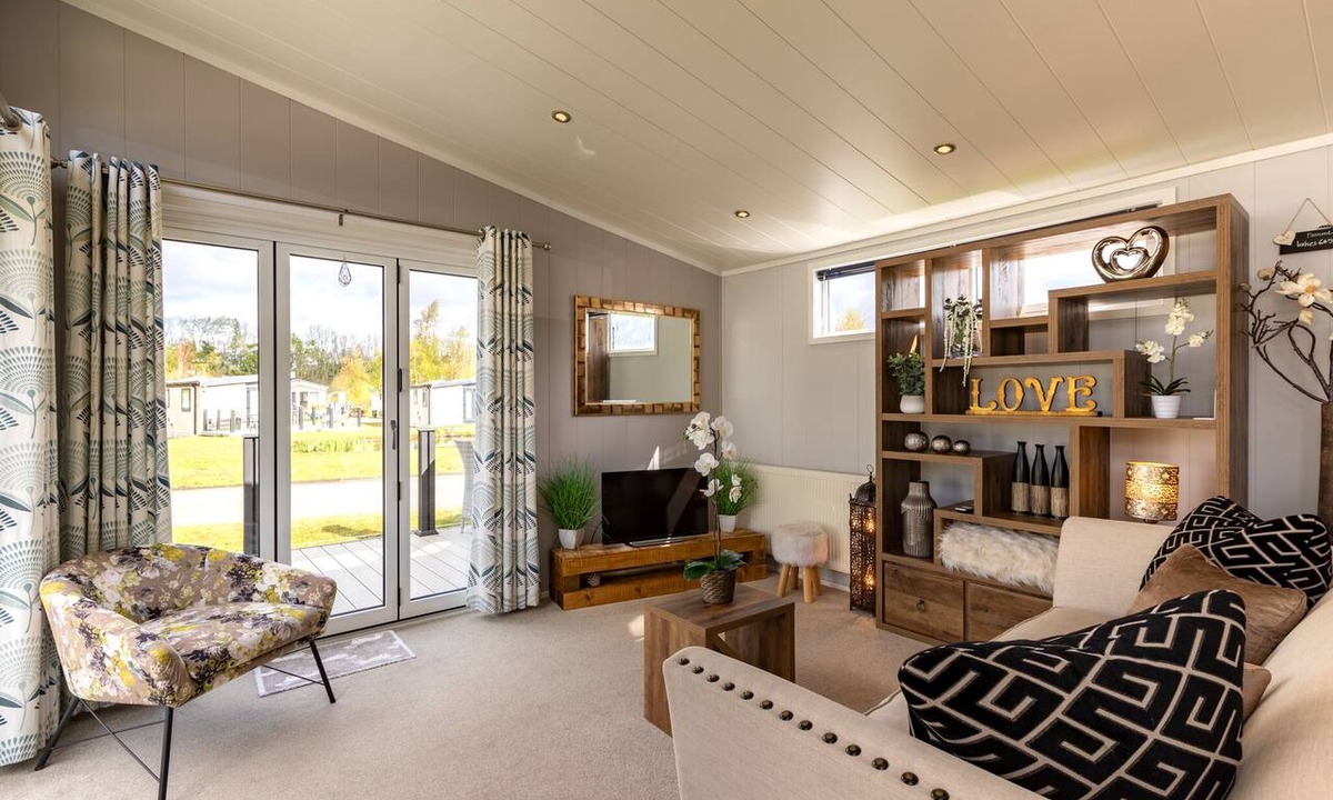 Tewitfield Apartment | Luxury Contemporary Lodge