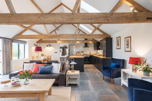 Swindon House | Luxury converted Barn, rural seclusion at foot of The Ridgeway, dog friendly