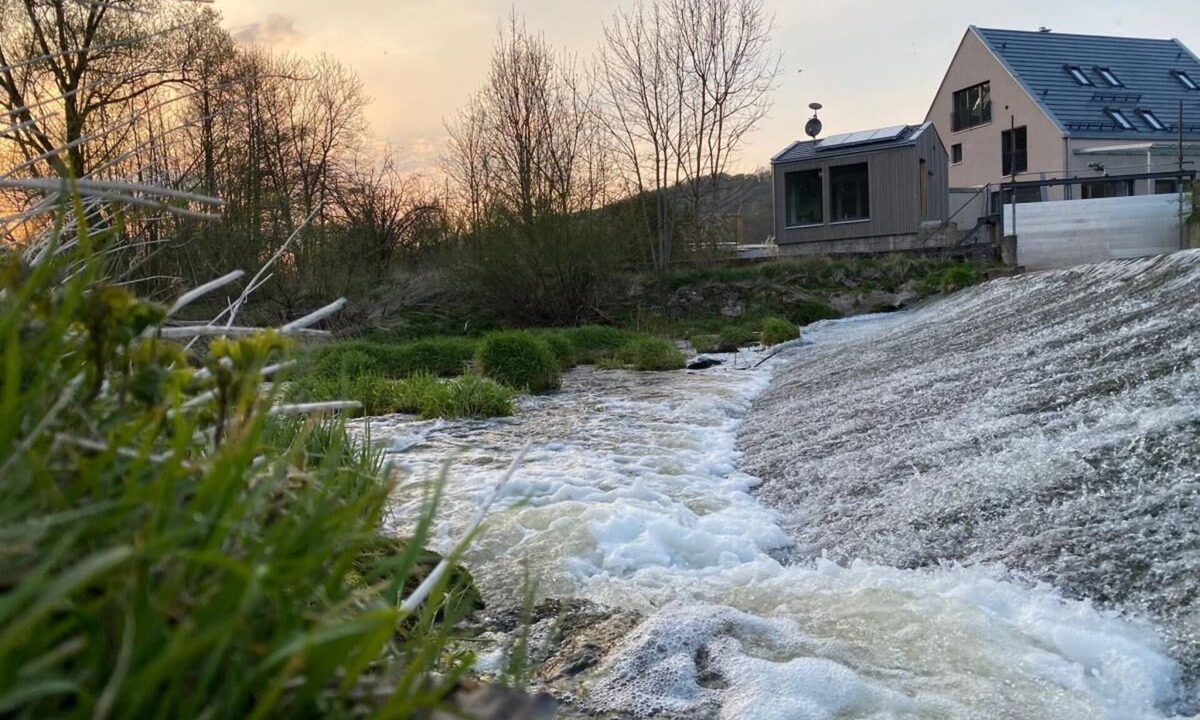 Mulfingen House | Luxury cottage by the river, barrier-free first floor, garden, sauna, fireplace,