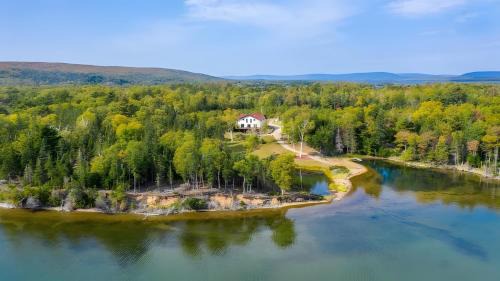Cape Breton Island House | Luxury Cottage Overlooking Bras d'Or Lake