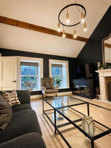 Templepatrick House | Luxury Croft Templepatrick Near Airport Rabbit and Hilton hotel