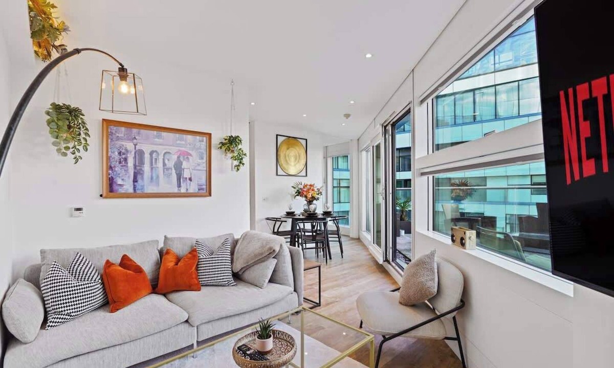 Birmingham City Centre Apartment | Luxury Cube Penthouse 2BR 2BA, City Center