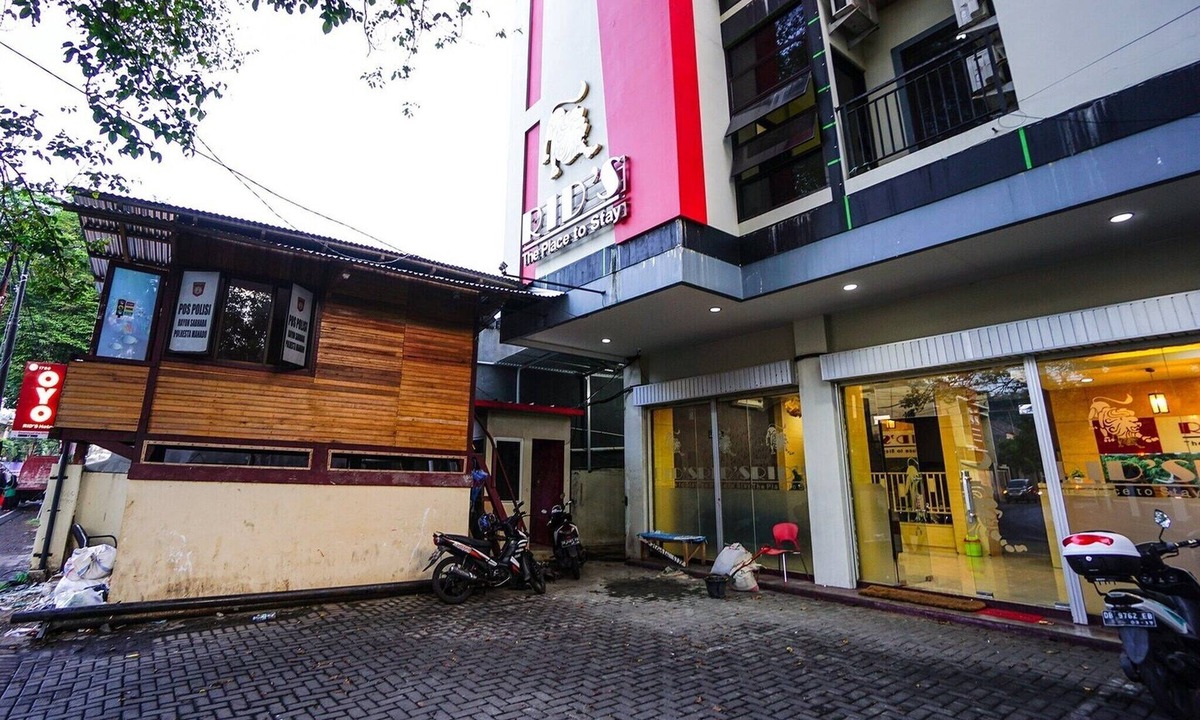 Manado City Centre House | Luxury Deluxe DBL Escape W/Free WiFi and Parking