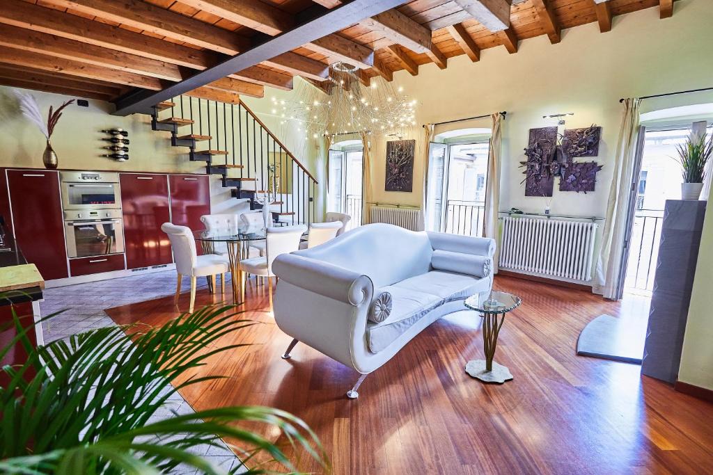Borgo San Leonardo Apartment | Luxury Design Loft - Piazza Pontida
