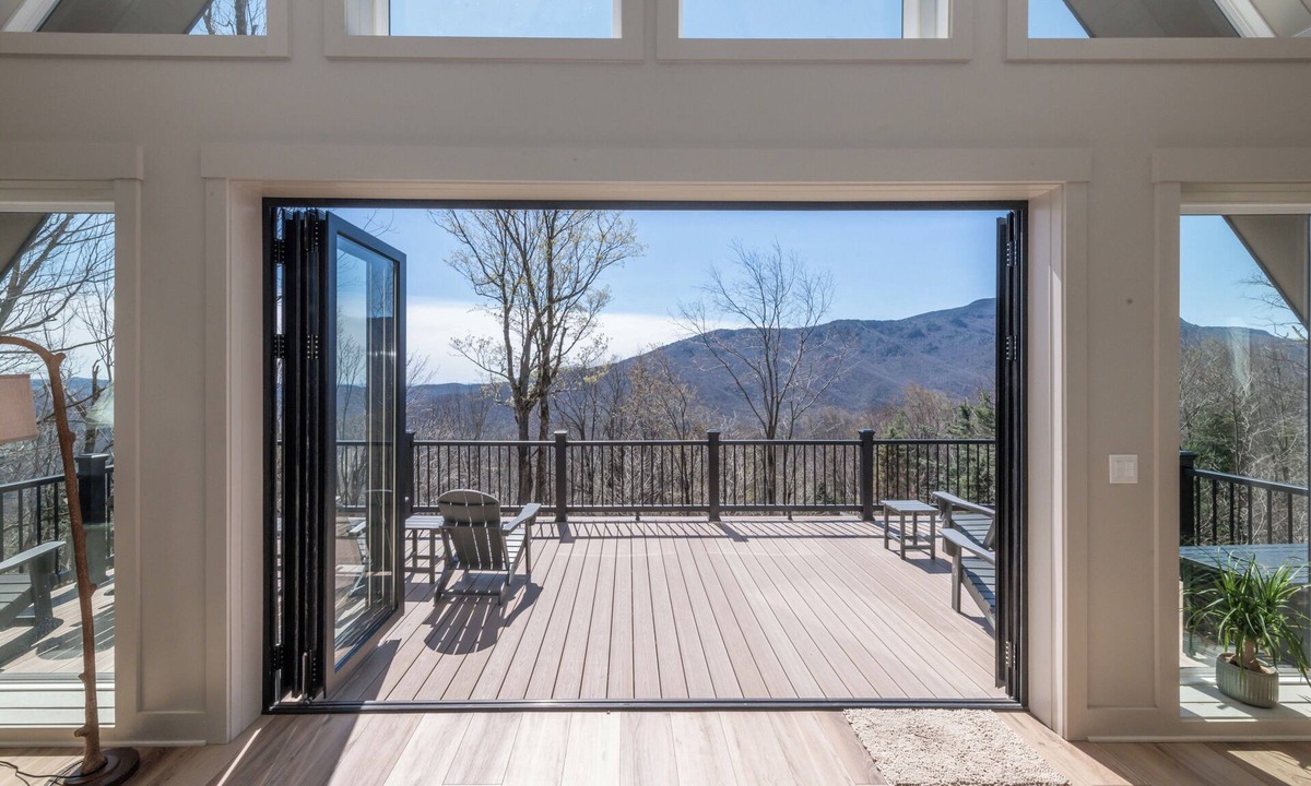 Seven Devils House | Luxury dream family getaway!New Build-Mountain views-Spacious-Game room galore