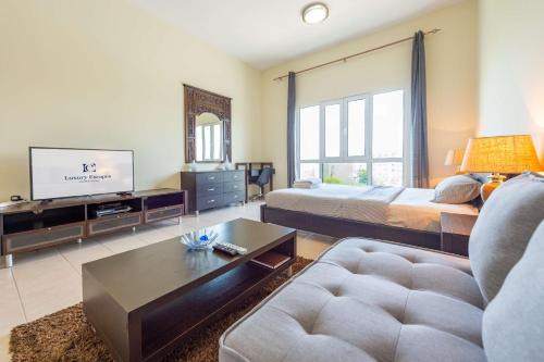 Discovery Gardens Apartment | Luxury Escapes - Stylish Studio in DG near to Mall & Metro - KSLV