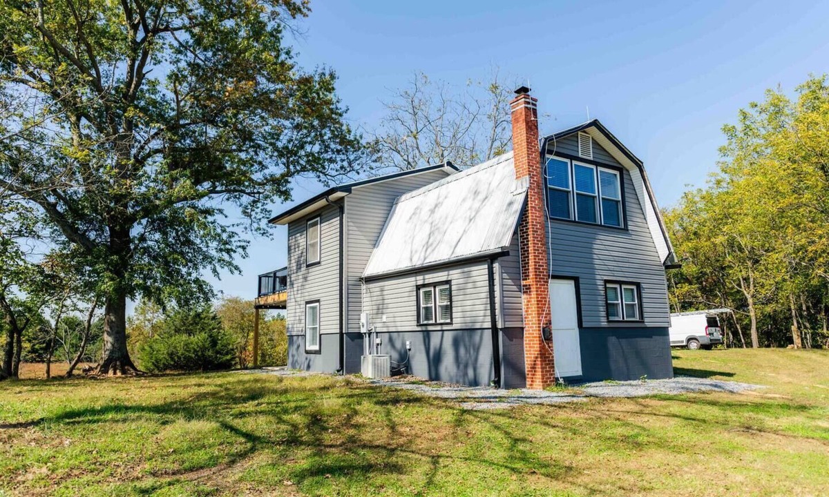 Unionville Other | Luxury Farm Retreat *Hot Tub 2BR Near Lake Anna