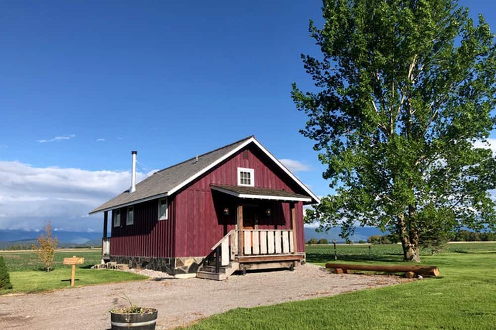 Somers Cabin | Luxury Flathead Lake Cabin with Stunning Views