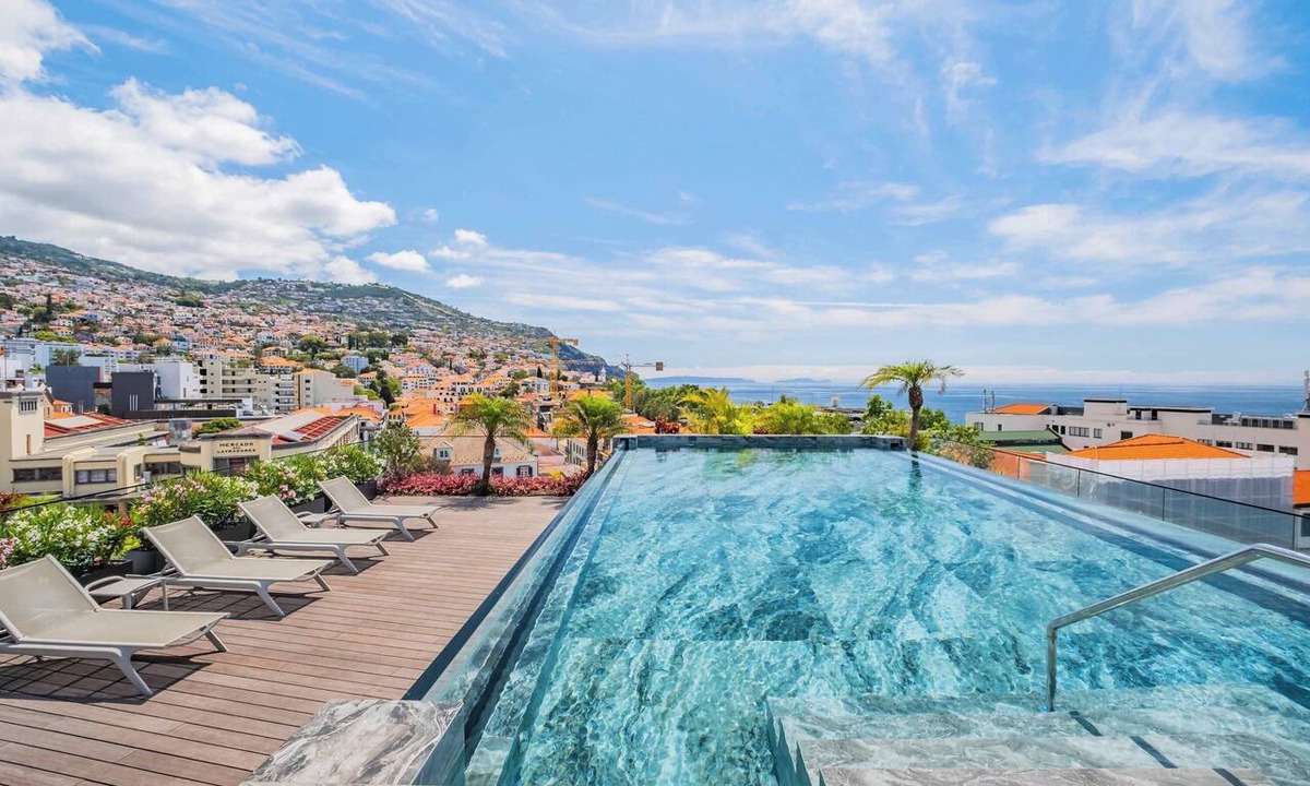 Se Apartment | Luxury Garden Apartment at Savoy Insular