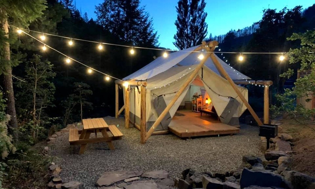 Idleyld Park RV Rental | Luxury Glamping Tent for Oregon Getaway- Woodsman, Idleyld Park, OR