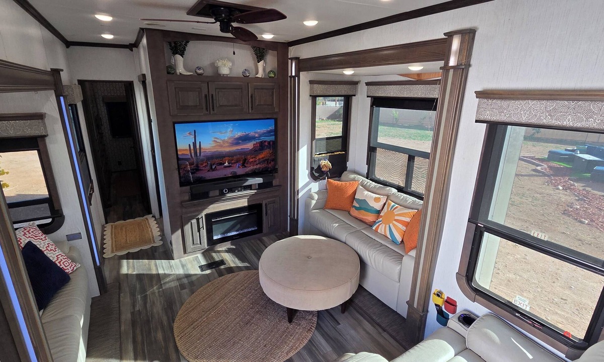 Palm Springs House | Luxury Glamping Oasis: Farm Animals, Free Eggs & Mountain Views