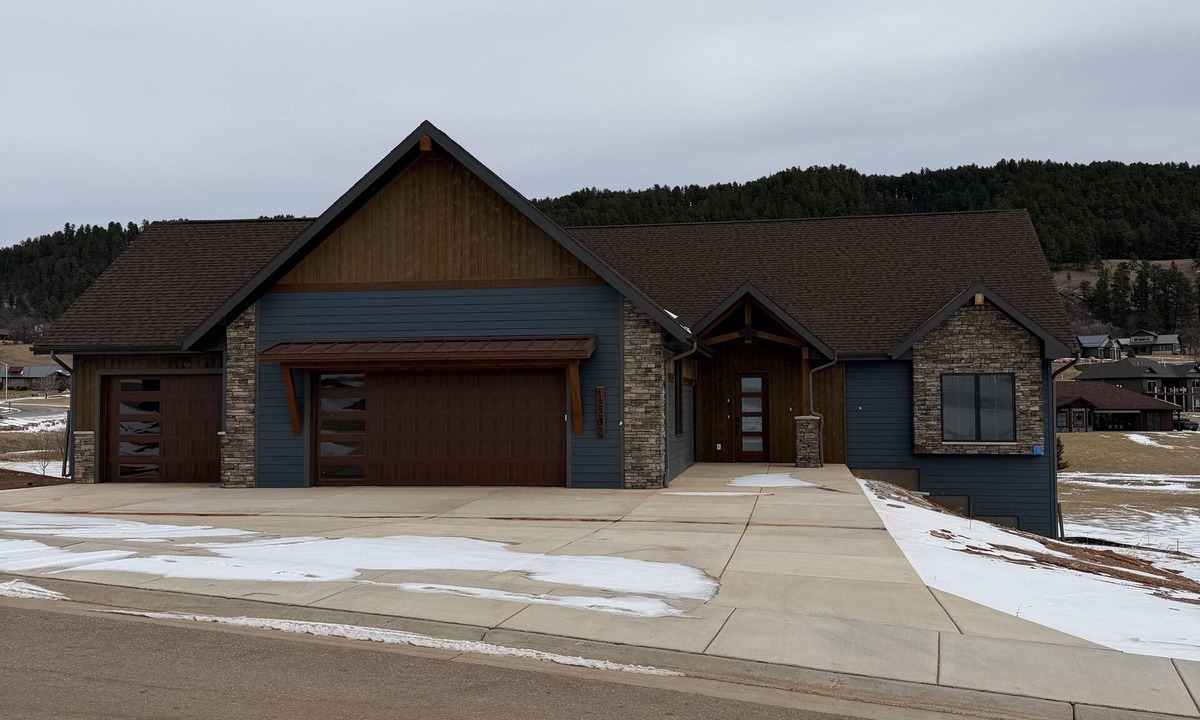Sturgis House | Luxury Golf Course Retreat