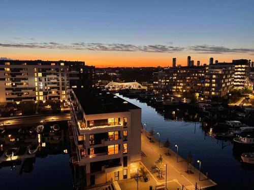 Copenhagen SV Apartment | Luxury Harbour View Apartment with direct elevator acces to secured underground parking, free for 28 nights or more