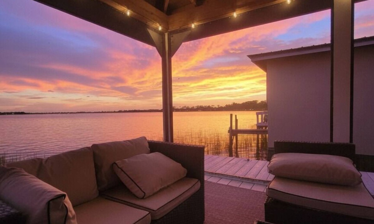 Mount Dora House | Luxury Home on Dora Lake – 2 Min to Downtown Mount Dora