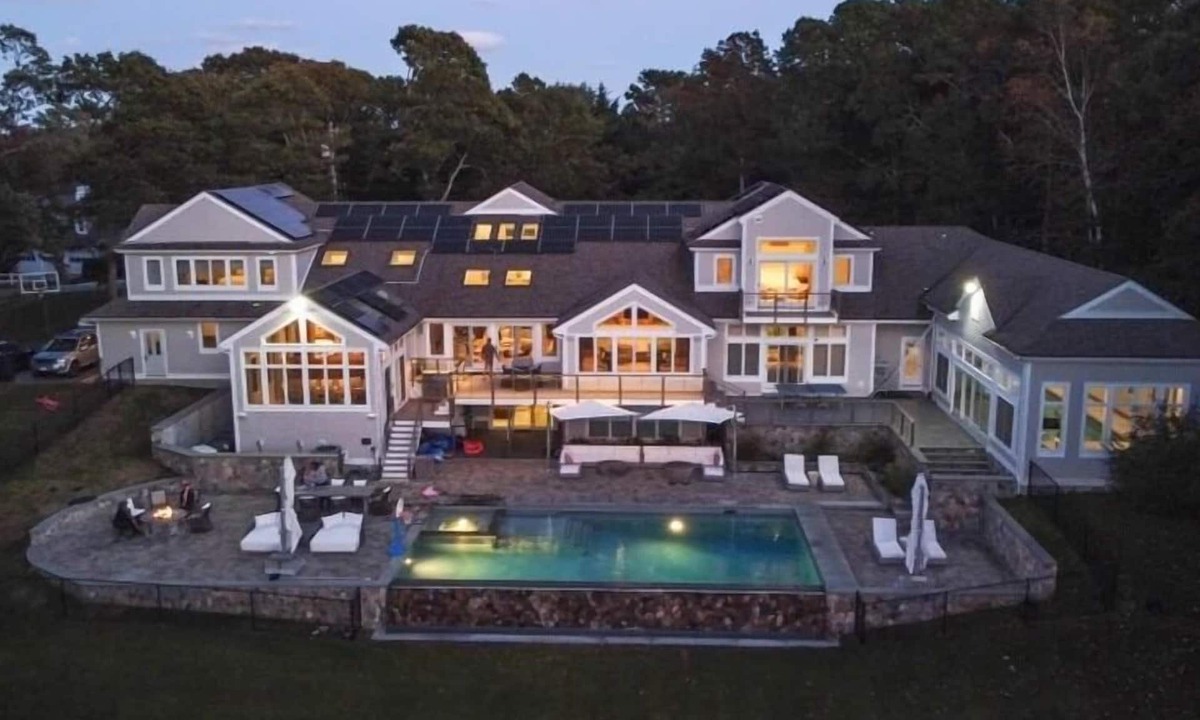 Marstons Mills House | Luxury home with 2 pools on the water RPMS081