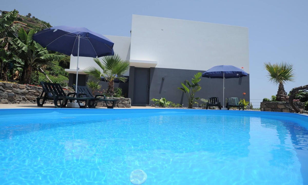 Arco da Calheta House | Luxury-House-Ensuite with Shower-Sea view-Casa Frangipani