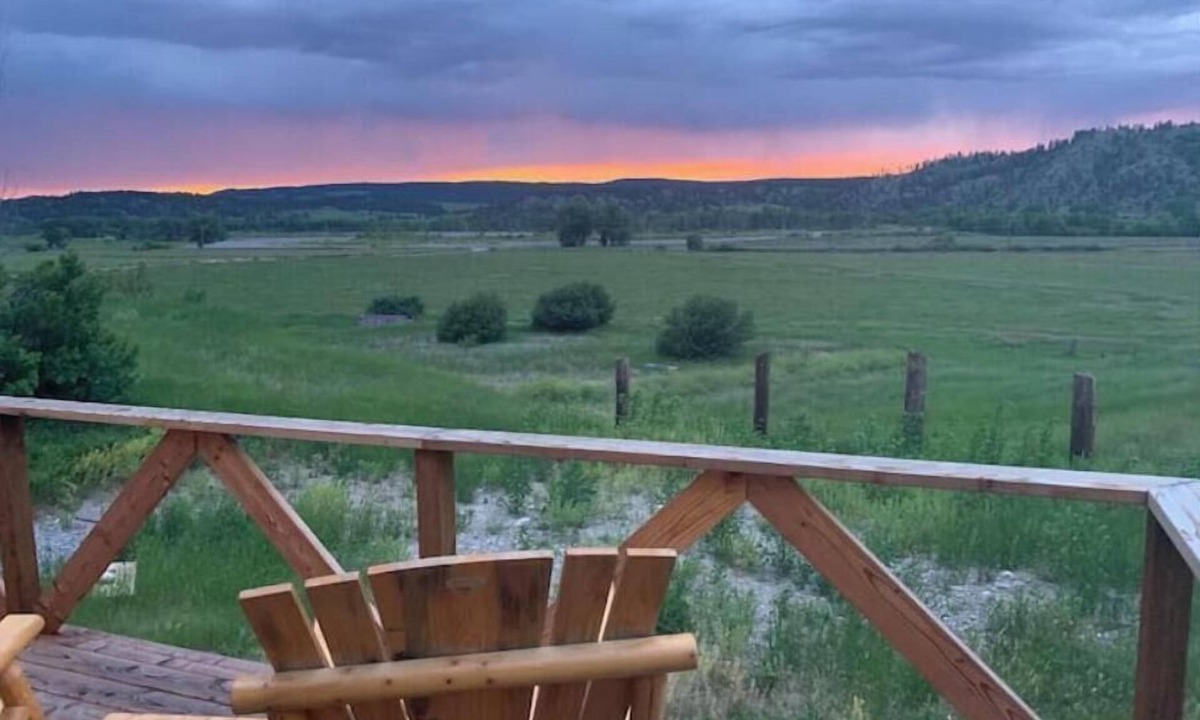 Reed Point House | Luxury in the country! The Dog- lovin’ Rockin' K offers A/C, WiFi and views!