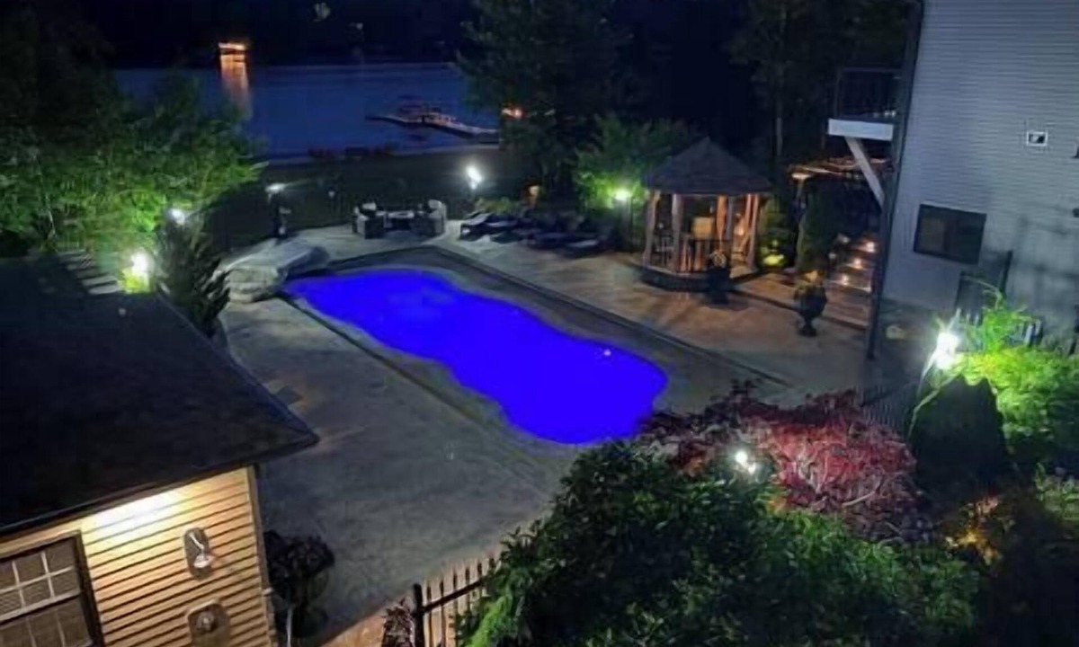 Clayton Park Apartment | Luxury Lakefront Suite - Hot Tub & Amenities!