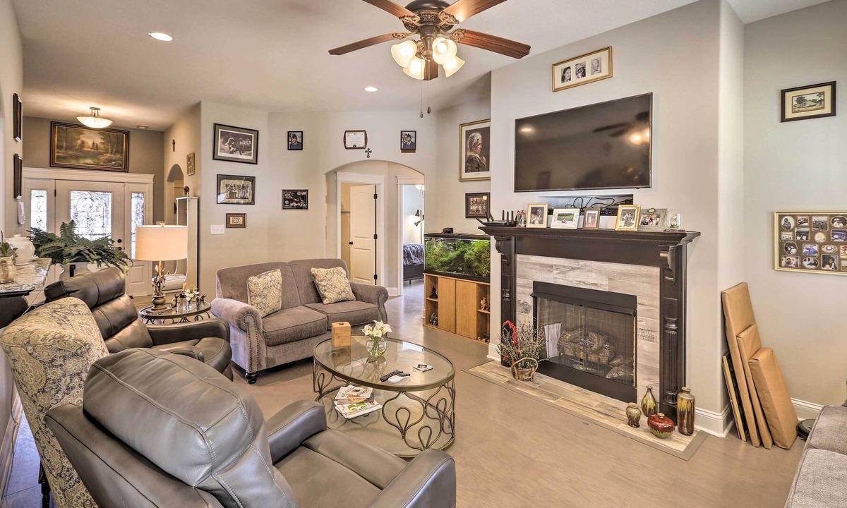 Coopertown Cottage | Luxury Large Group Cottage: 30 Min to Nashville!