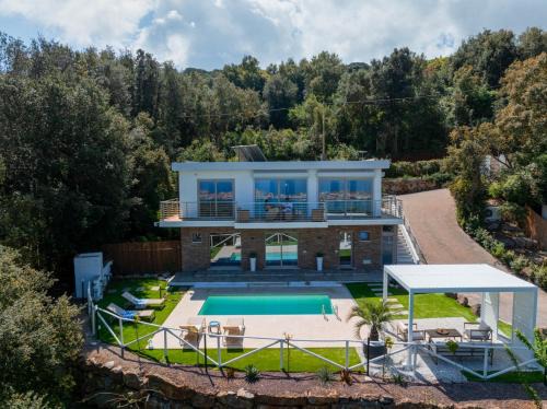 Portoferraio Villa | Luxury Liam Villa with Pool and Sea View - Goelba