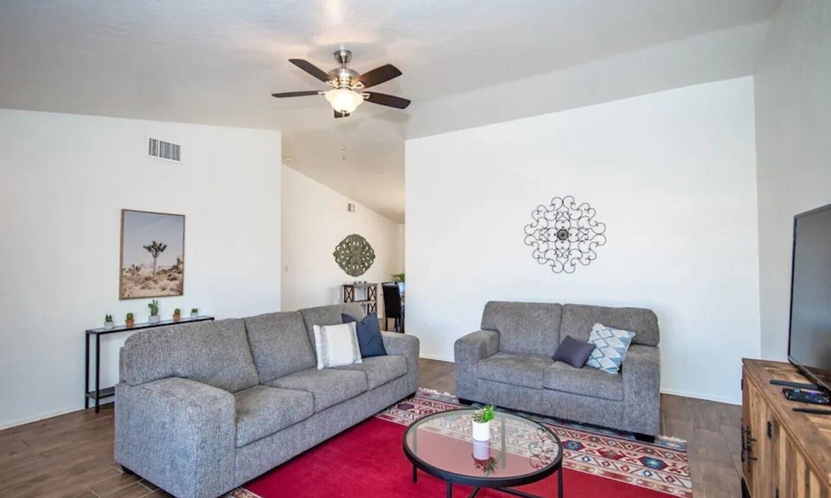 Yuma East Estates House | LUXURY Living 2