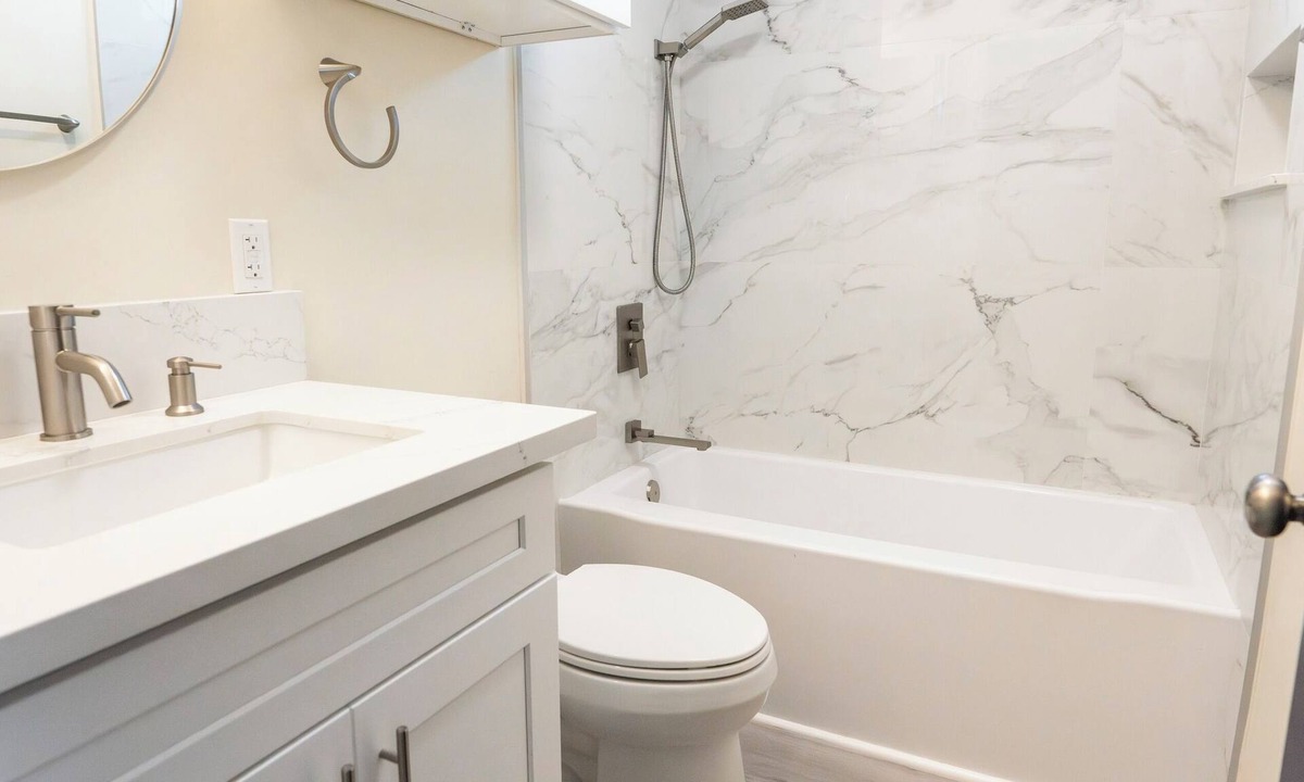 Downey Apartment | Luxury Living Redefined with a Charming 2-bedroom apartment in Downey
